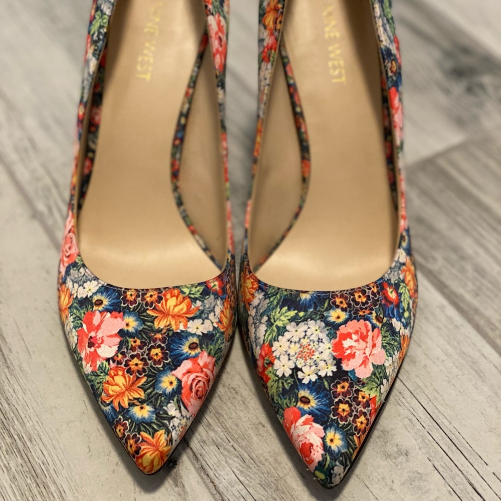 Nine West Floral Pumps